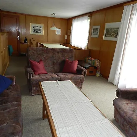 Regina Apartment *